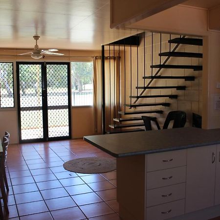 Pippies Beachhouse Backpackers 레인보우비치 외부 사진