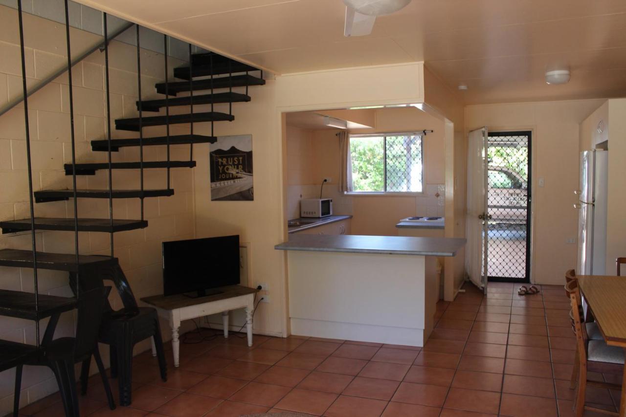 Pippies Beachhouse Backpackers 레인보우비치 외부 사진